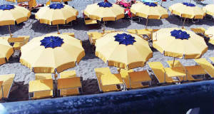 yellowumbrellassmall.jpg